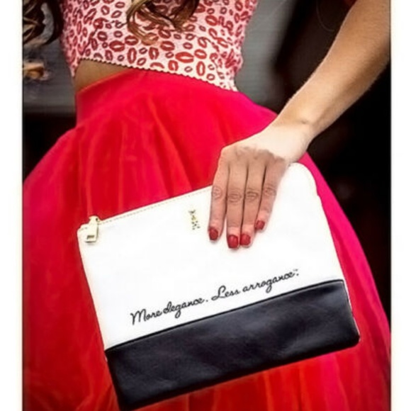 Le Motto - 'More Elegance, Less Arrogance' Clutch - Picture 6 of 8
